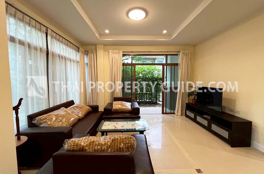 House with Shared Pool in Bangnatrad 